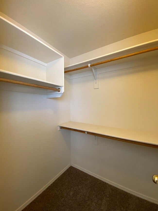 Building Photo - Northern Meadows - 3BR 2 Story - LOFT