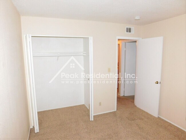 Building Photo - Northcrest6027