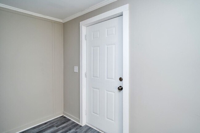 Building Photo - Rare Find in Pleasant Grove – Stunning 2BR Home with Oversized Rooms & Huge Fenced Yard!