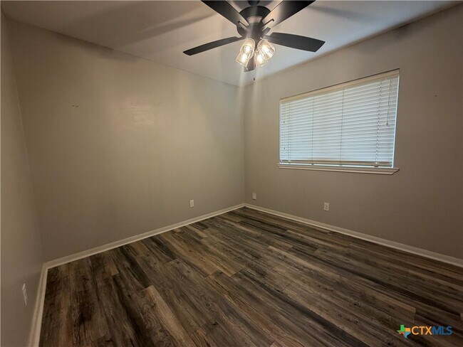 Building Photo - 114 Palomino Ln