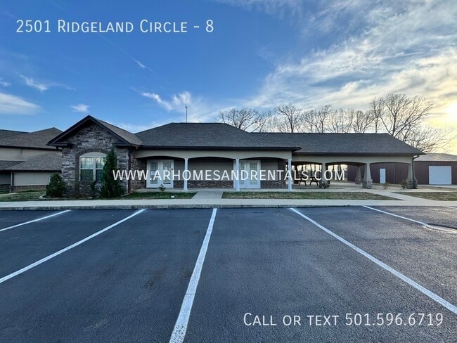 Building Photo - 2501 Ridgeland Cir