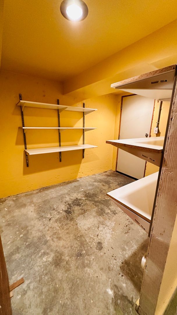 Building Photo - Cozy Midcentury Cottage with AC for Rent in Skyway