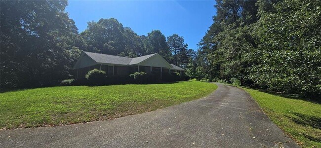 Building Photo - 1132 Shoal Creek Rd