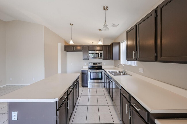 Building Photo - 3215 W Abraham Ln