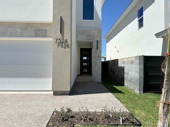 Building Photo - 7524 Cresta Bella Rd