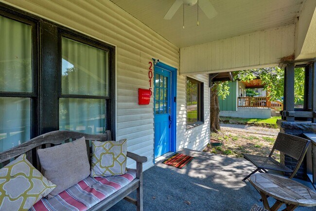 Building Photo - Relax, Unpack & Stay Awhile! Your Fully Fu...