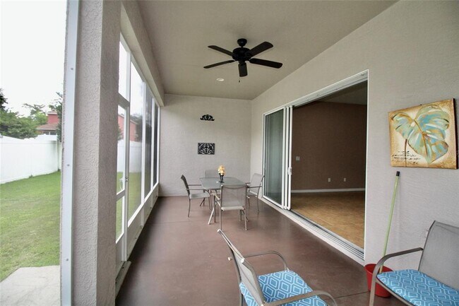 Building Photo - 5739 SW 40th St