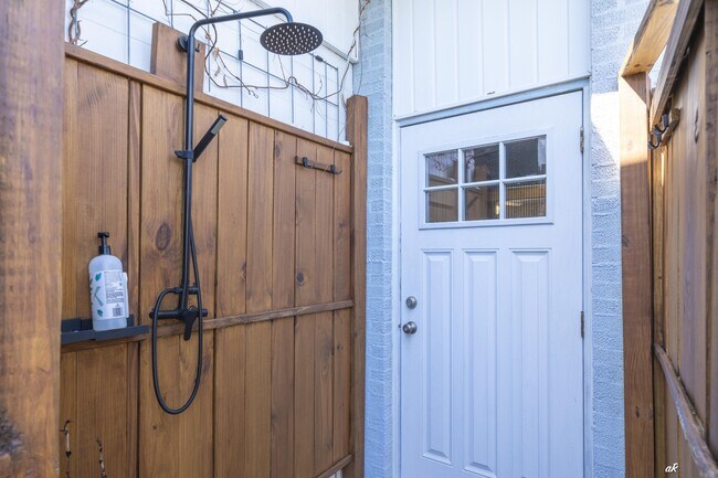 Building Photo - 3105 W 21st Ct