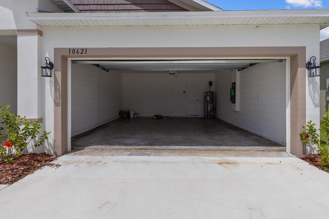 Building Photo - 10621 SW Vasari Way