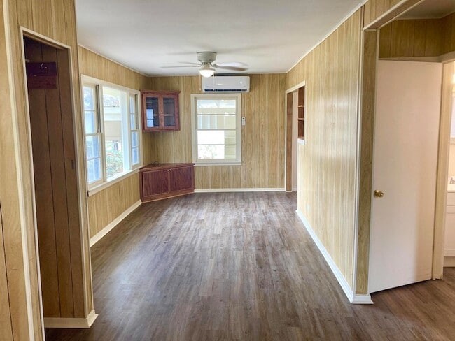 Building Photo - 703 W Ollie St