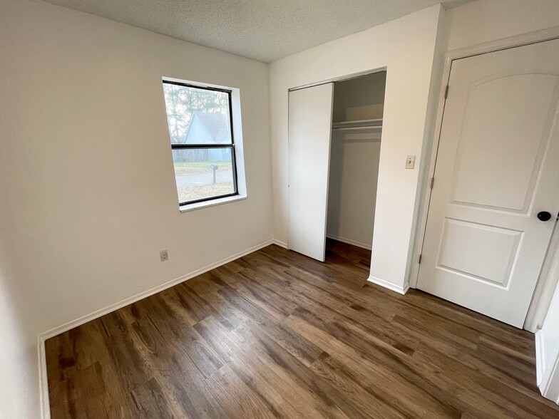 Bedroom - 712 Jill Ln