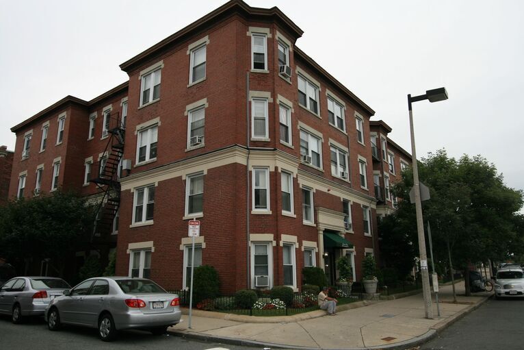 Building Photo - 5 Barrows St