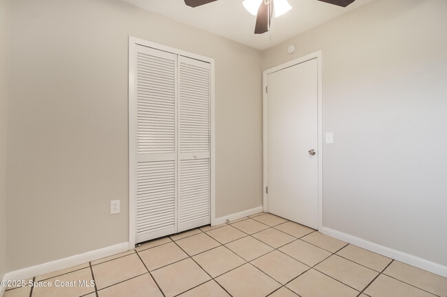 Building Photo - 2495 E Sherwood Cir