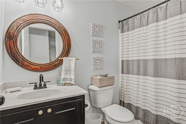 Building Photo - Beautiful 3BR/3BA Home with Private Pool in Commerce