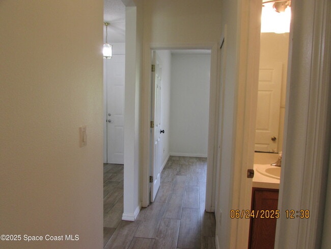 Building Photo - 4192 Collinwood Dr