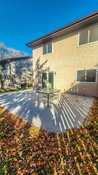 Building Photo - 9 Heights Rd NE