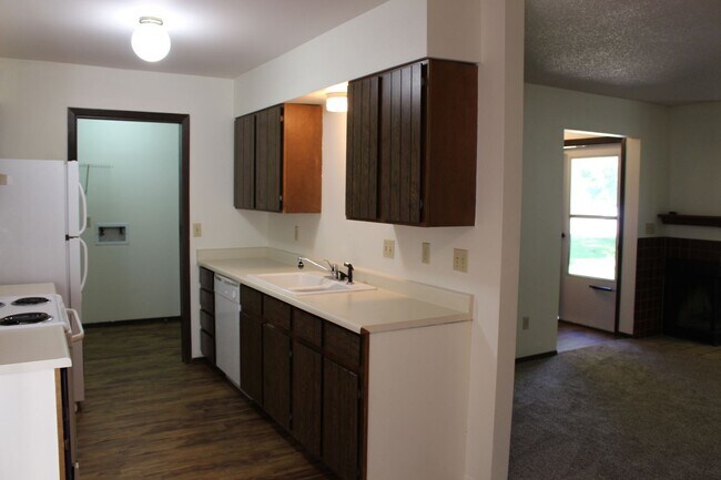 Building Photo - 2612 Davidson Dr