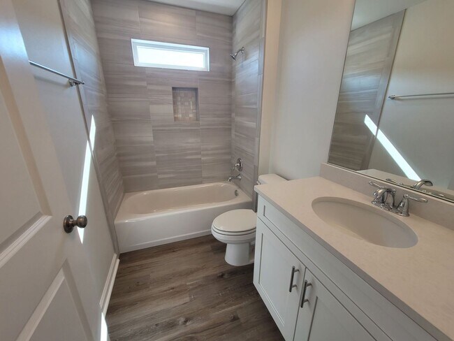 Building Photo - NEWER CONSTRUCTION! Modern NE 3/2.5 w/ Stainless Steel Appliances, Granite Counters, Washer, Drye...