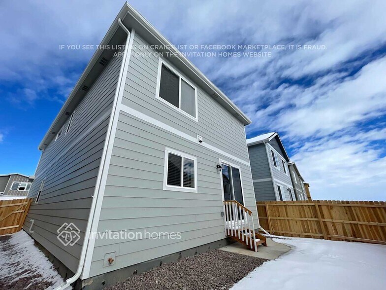 Building Photo - 13583 Arriba Dr