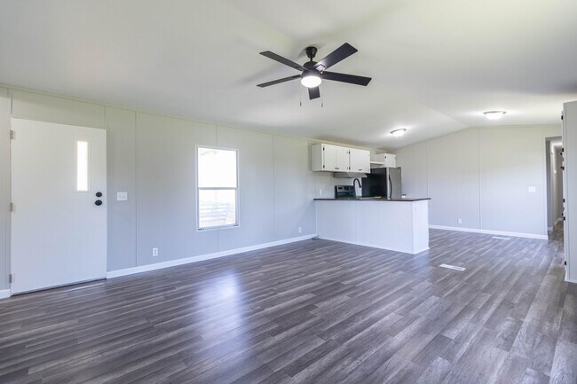 Building Photo - 16950 N Davis Rd
