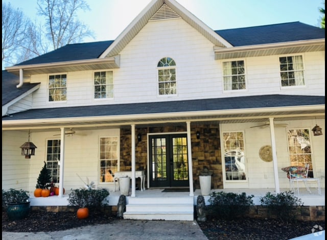Building Photo - 950 Sycamore Dr