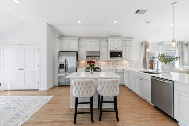 Building Photo - 30843 Boxwood Dr