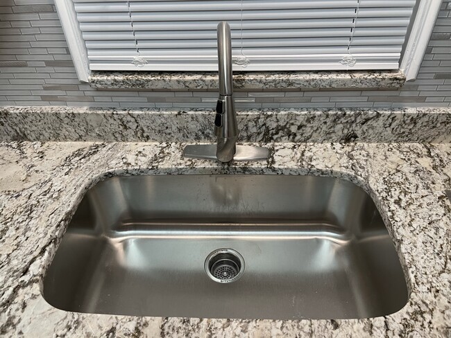 Building Photo - Mayfield