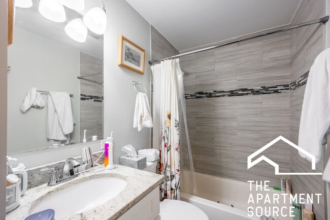 Building Photo - 1433 N Cleaver St