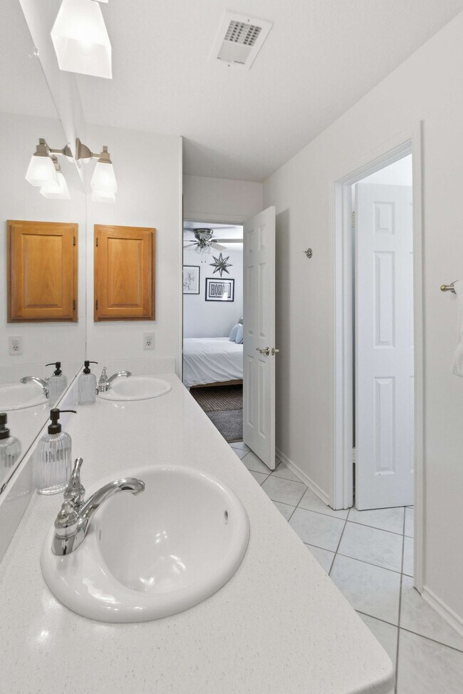 Building Photo - 2002 Chittim Trail Dr