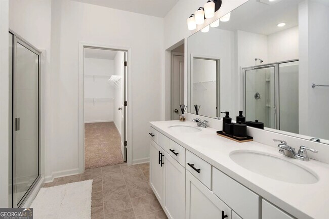 Building Photo - 1560 Wellston Dr