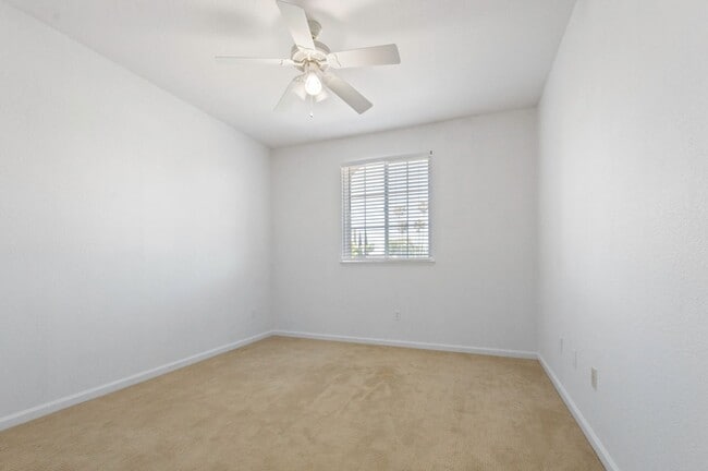 Building Photo - 991 Zephyr Ct
