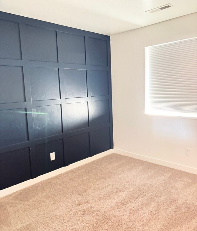 Building Photo - 2693 E Gambel Oaks Dr