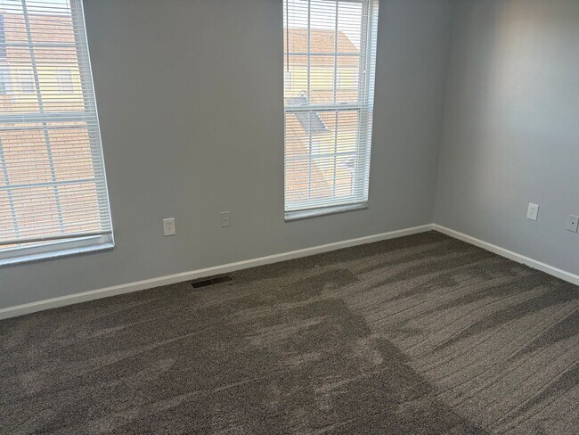 Building Photo - Charming & NEWLY Renovated 2-Bedroom Condo...