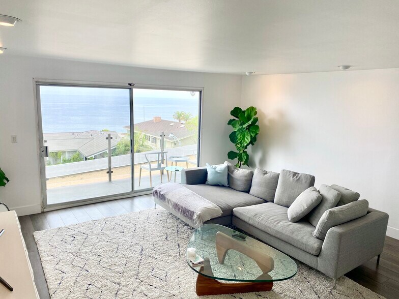 Building Photo - 18203 Coastline Dr