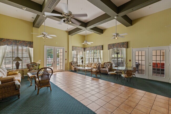 Building Photo - 4240 Central Sarasota Pky