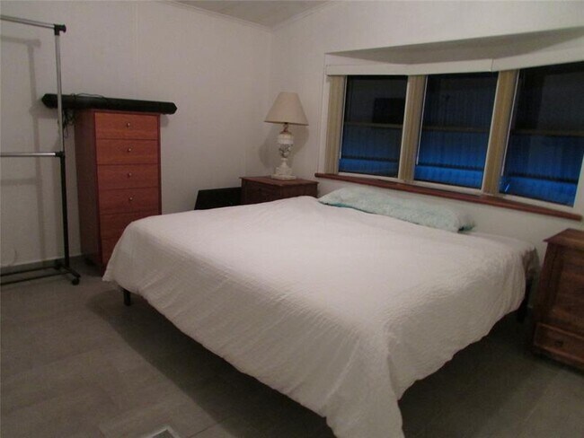 Building Photo - 5249 NW 4th Terrace