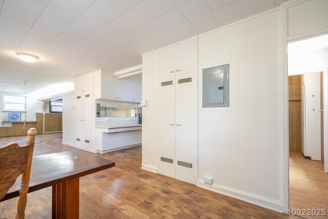 Building Photo - Move in Ready! 1 BD 1 BA home in Aiea ($300 off the first month’s rent if moved in December 21, 2...