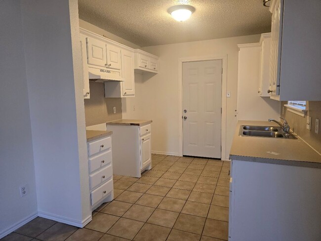 Building Photo - Updated and available now!