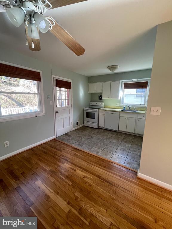 Building Photo - 3311 Glenway Dr