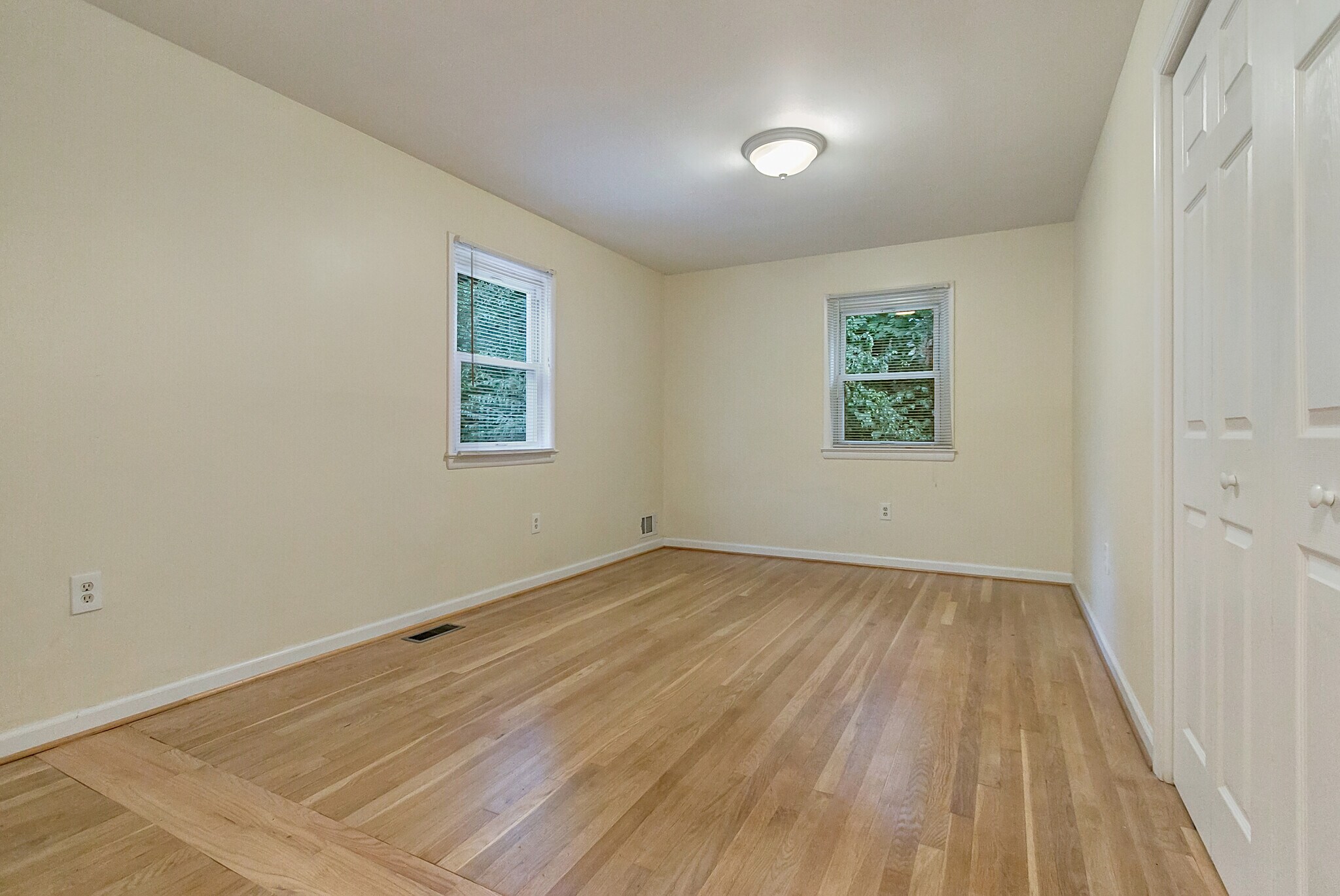 Building Photo - 9085 Autoville Dr