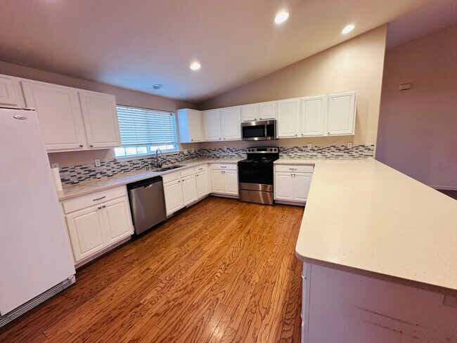 Building Photo - 1545 Wrangler Ln