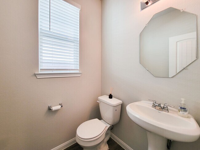 Building Photo - THIS THREE BED, FOUR BATH, CANAL FRONT HOM...