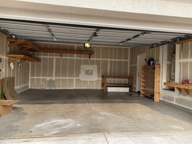 Building Photo - 5577 N Plum Ln