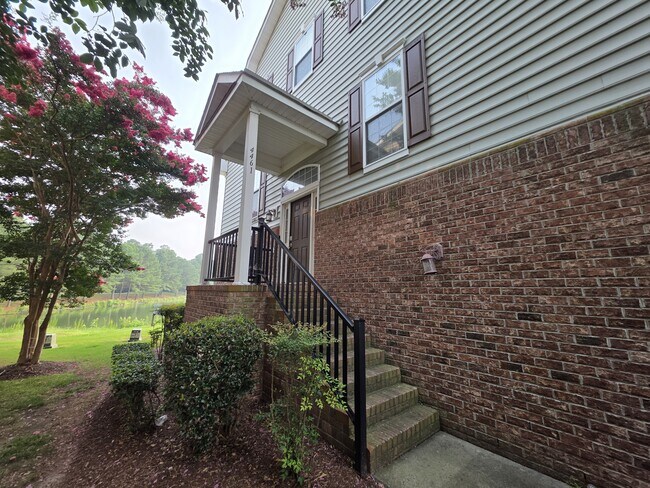 Building Photo - 4461 Leamore Square Rd