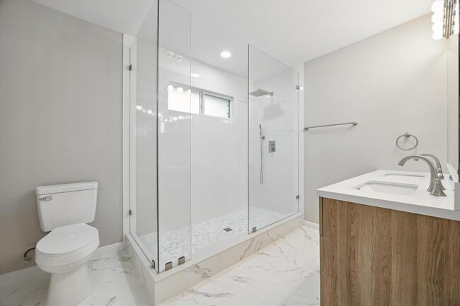 Building Photo - 6830 Cherrydale Dr