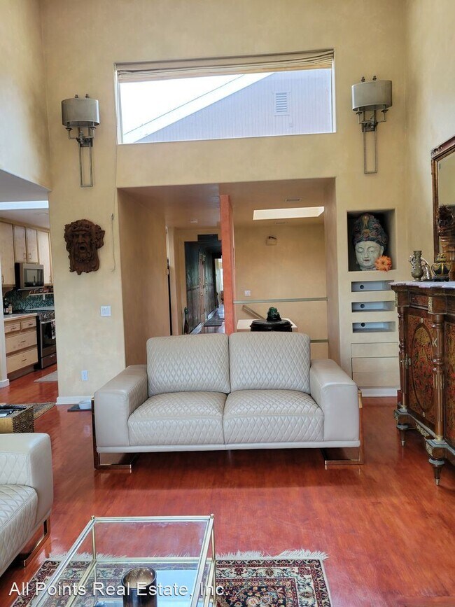 Building Photo - 2 br, 2.5 bath House - 4740 ARIZONA STREET #3