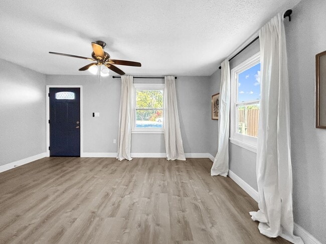 Building Photo - 5408 5th Ave N