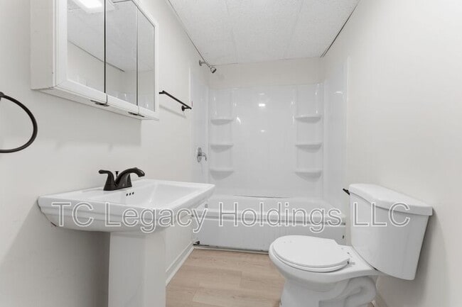 Building Photo - 16 Flint St