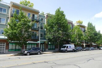 Building Photo - 6801 Greenwood Ave N