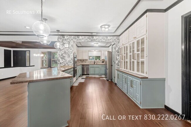 Building Photo - 28160 Windwood Dr E